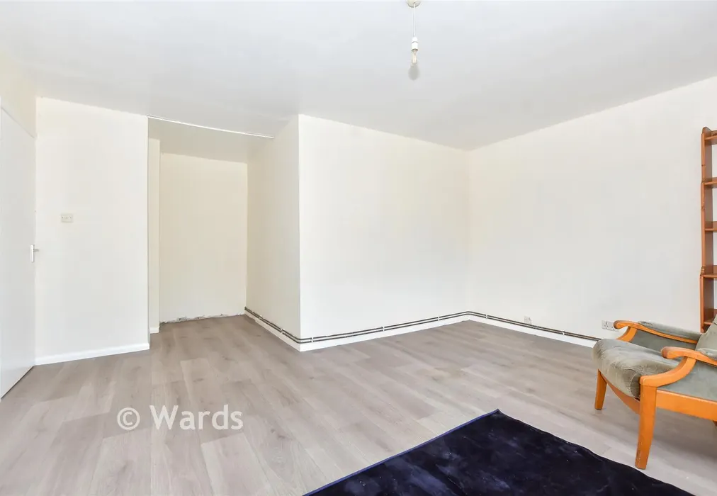 Bedroom 1 - Dunes Road, Greatstone, Kent - Wards of Kent