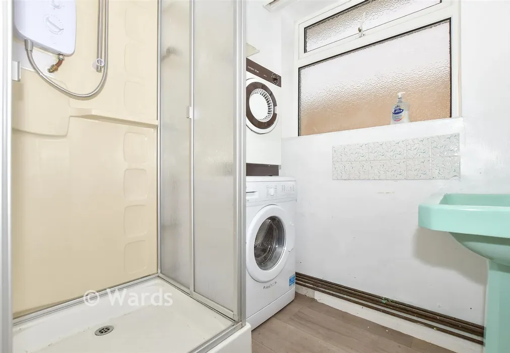 Shower Room - Dunes Road, Greatstone, Kent - Wards of Kent