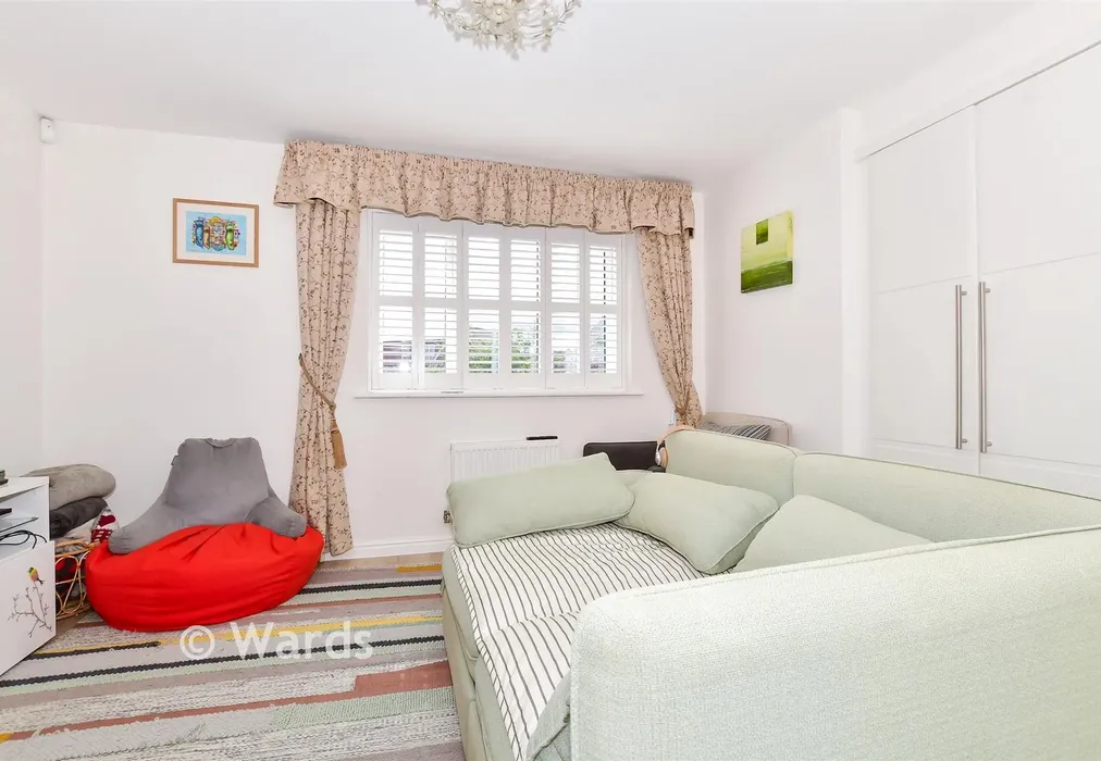 Bedroom 1 - Hazen Road, Kings Hill, West Malling, Kent - Wards of Kent