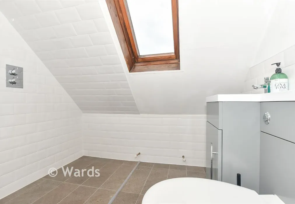 Shower Room - The Common, Sissinghurst, Cranbrook, Kent - Wards of Kent