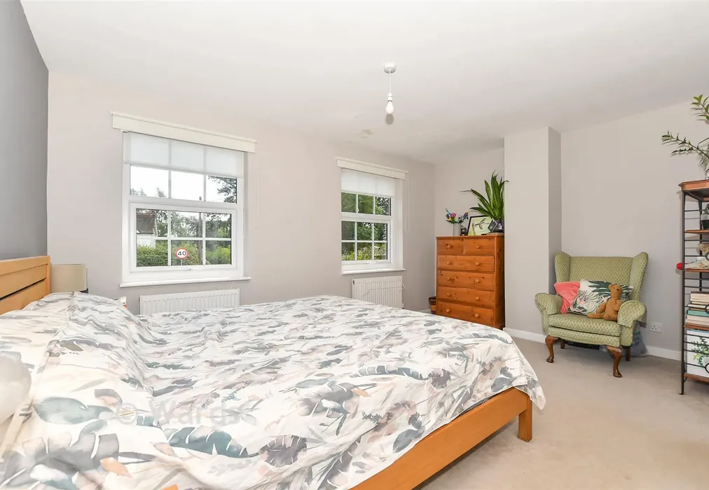Bedroom 1 - The Common, Sissinghurst, Cranbrook, Kent - Wards of Kent