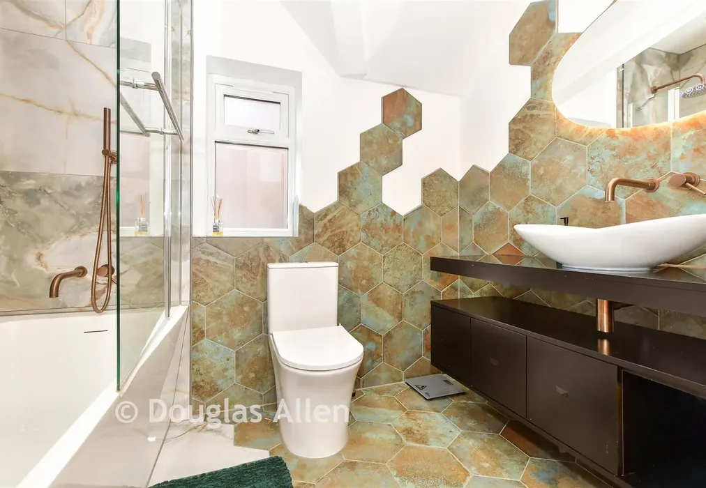 Bathroom - Wick Beech Avenue, Wickford, Essex - Wards of Kent