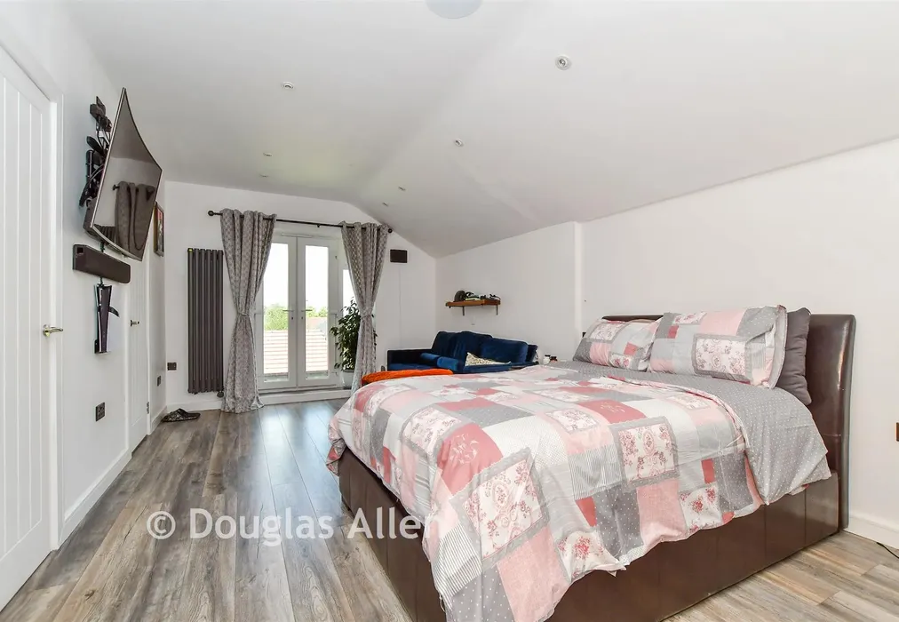 Bedroom 1 - Wick Beech Avenue, Wickford, Essex - Wards of Kent