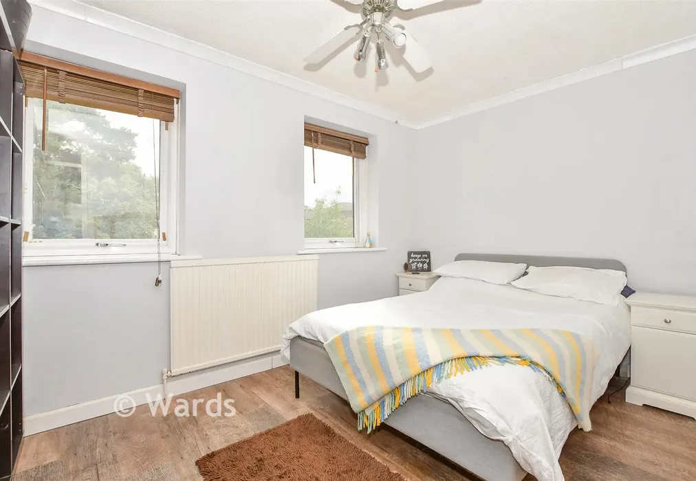 Bedroom 1 - Buckland Hill, Maidstone, Kent - Wards of Kent