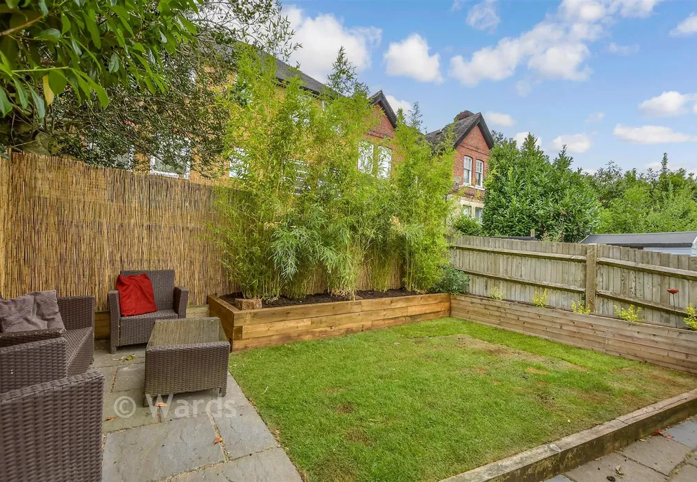 Rear Garden - Buckland Hill, Maidstone, Kent - Wards of Kent
