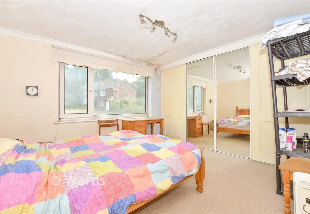 Bedroom 1 - Roseholme, Maidstone, Kent - Wards of Kent