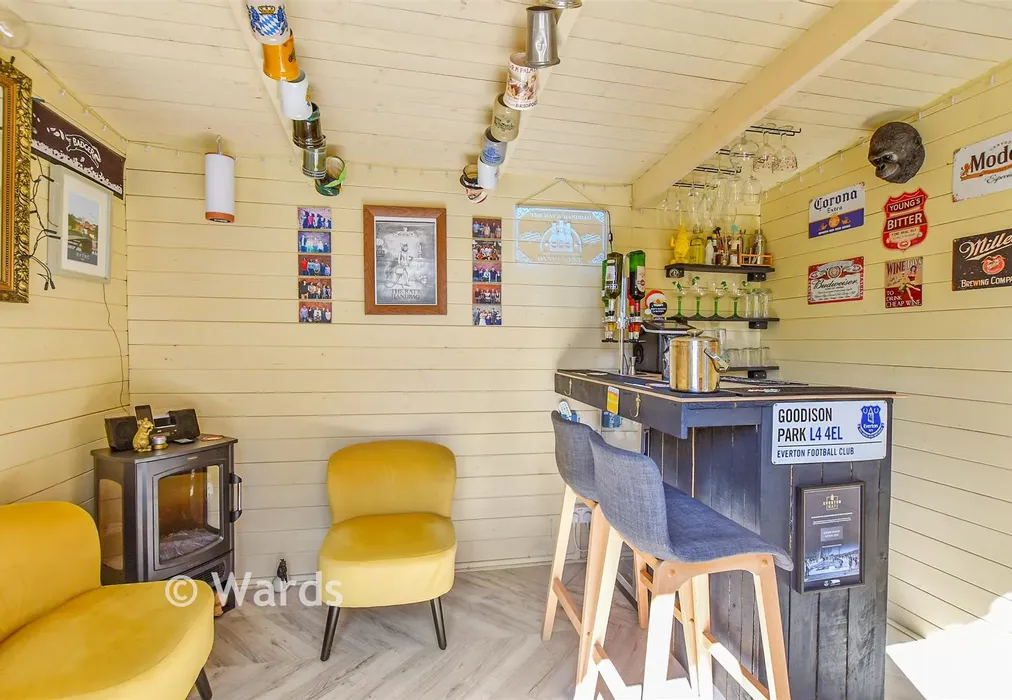 Garden Bar - Redbrooks Way, Hythe, Kent - Wards of Kent
