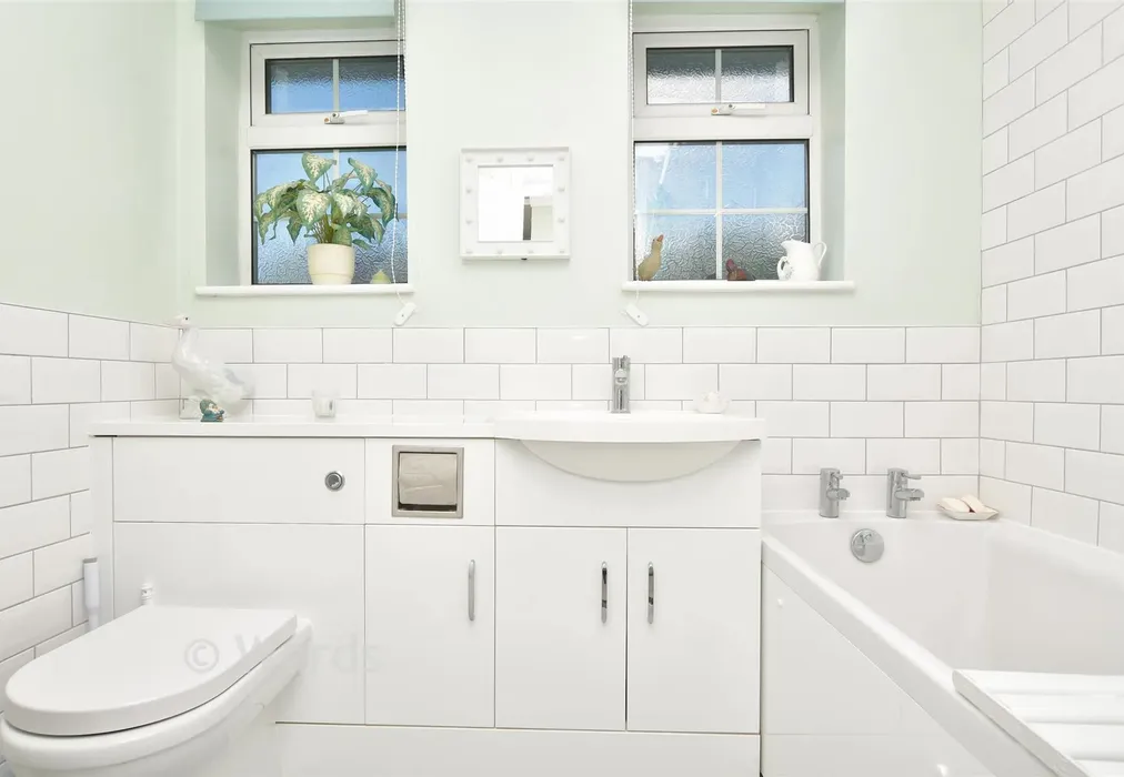 Bathroom - St. John's Way, Rochester, Kent - Wards of Kent