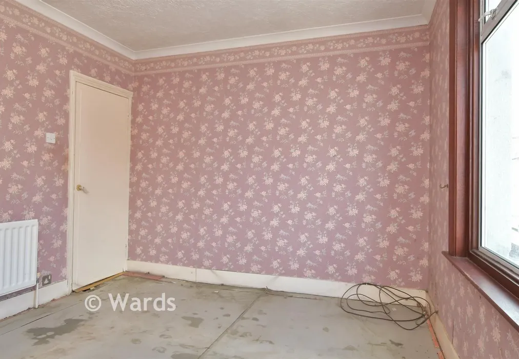 Bedroom 1 - Glencoe Road, Chatham, Kent - Wards of Kent