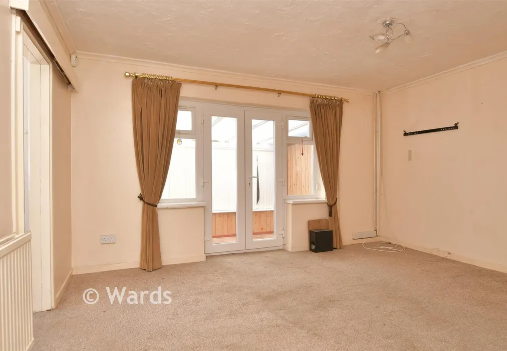 Lounge/Diner - Concord Avenue, Chatham, Kent - Wards of Kent