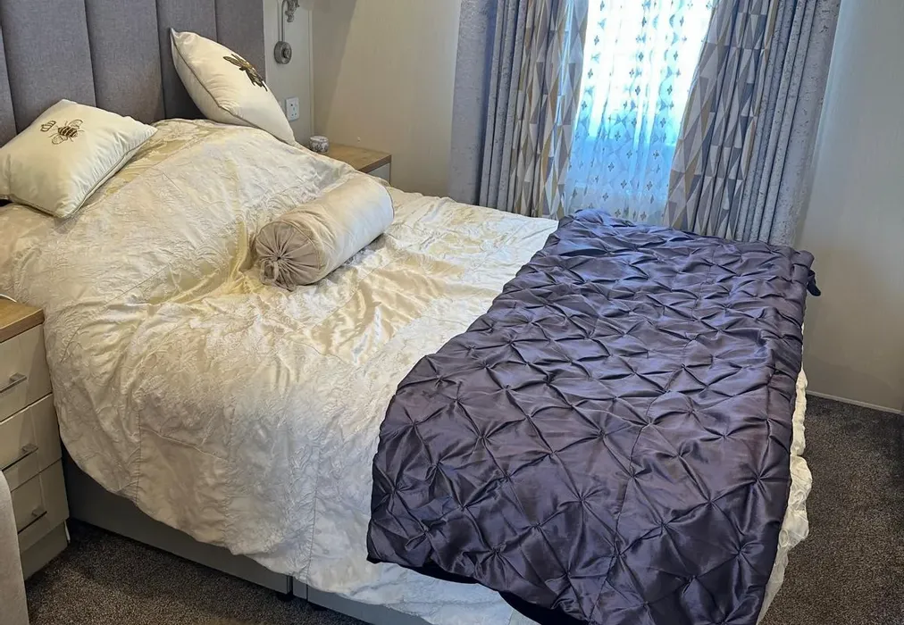 Bedroom - Shottendane Road, Birchington, Kent - Wards of Kent