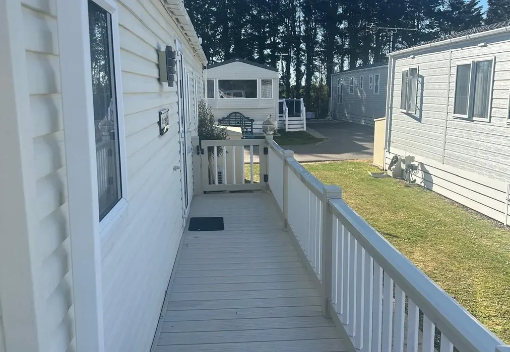 Decking - Shottendane Road, Birchington, Kent - Wards of Kent