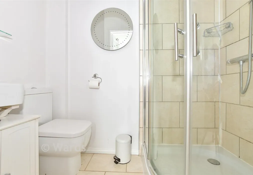 En-Suite Shower Room - Rectory Road, Broadstairs, Kent - Wards of Kent