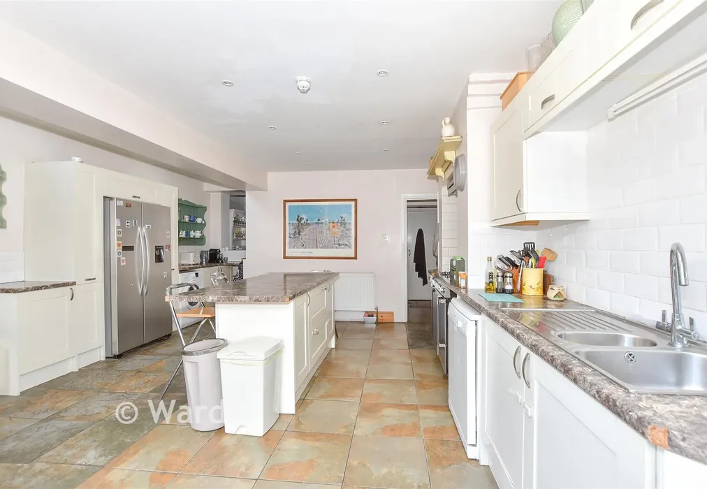 Kitchen - Rectory Road, Broadstairs, Kent - Wards of Kent