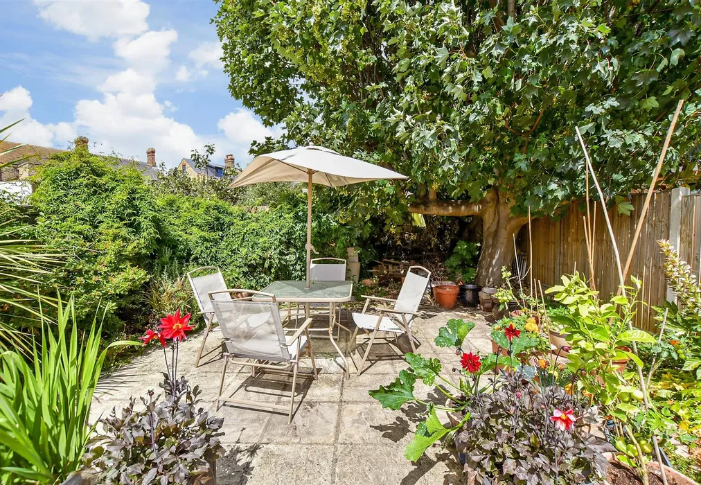 Patio / Decking - Rectory Road, Broadstairs, Kent - Wards of Kent
