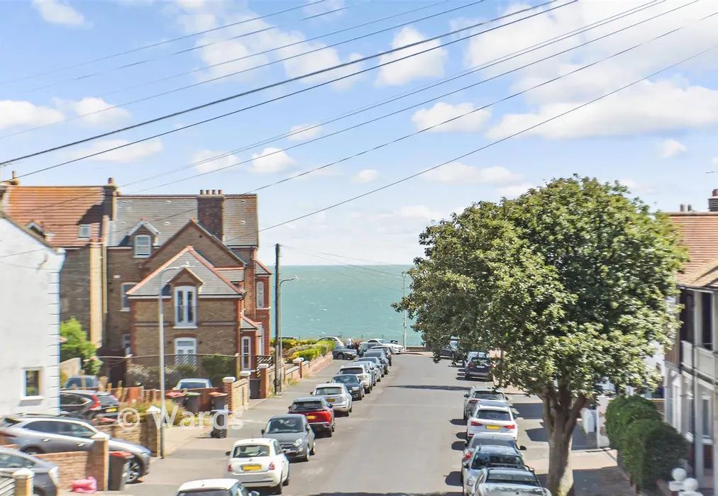 Views To Front - Rectory Road, Broadstairs, Kent - Wards of Kent