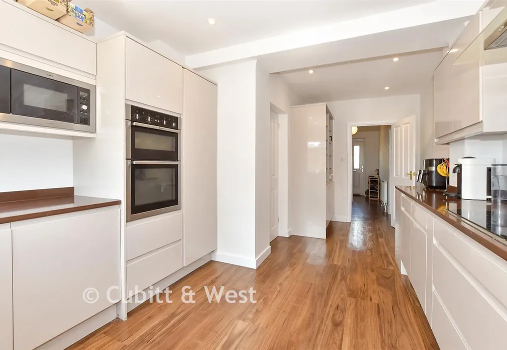 Kitchen - Prices Lane, Reigate, Surrey - Wards of Kent