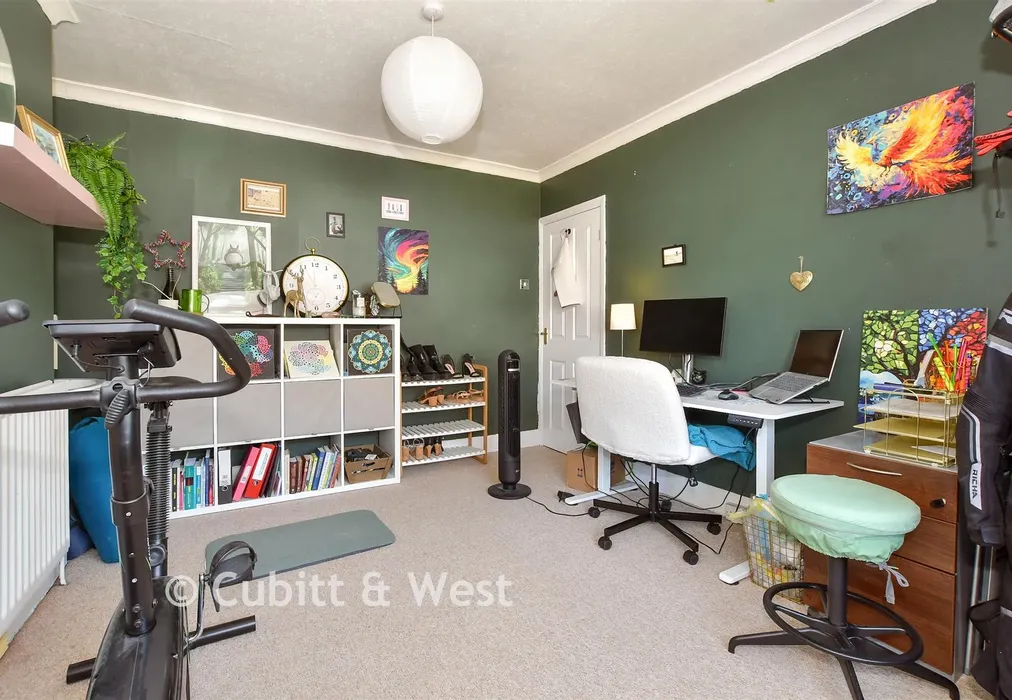 Bedroom 2 - Prices Lane, Reigate, Surrey - Wards of Kent
