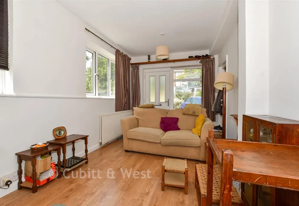Living Room - Prices Lane, Reigate, Surrey - Wards of Kent