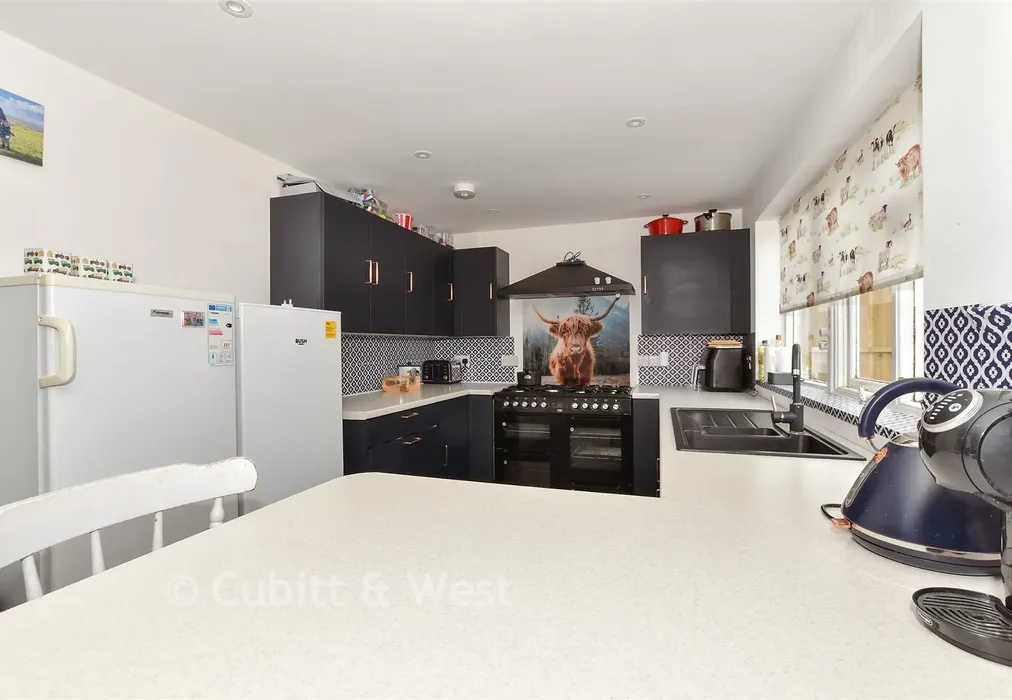 Kitchen - Wickhurst Rise, Portslade, East Sussex - Wards of Kent