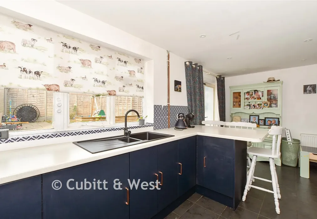 Kitchen - Wickhurst Rise, Portslade, East Sussex - Wards of Kent