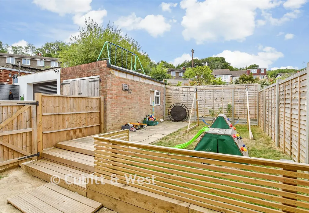 Rear Garden - Wickhurst Rise, Portslade, East Sussex - Wards of Kent