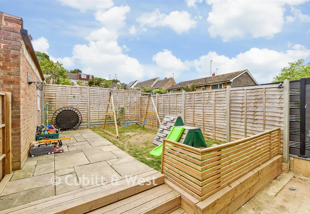 Rear Garden - Wickhurst Rise, Portslade, East Sussex - Wards of Kent