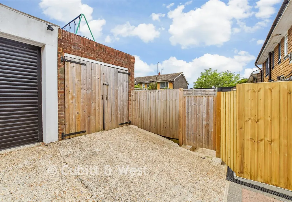Garage - Wickhurst Rise, Portslade, East Sussex - Wards of Kent