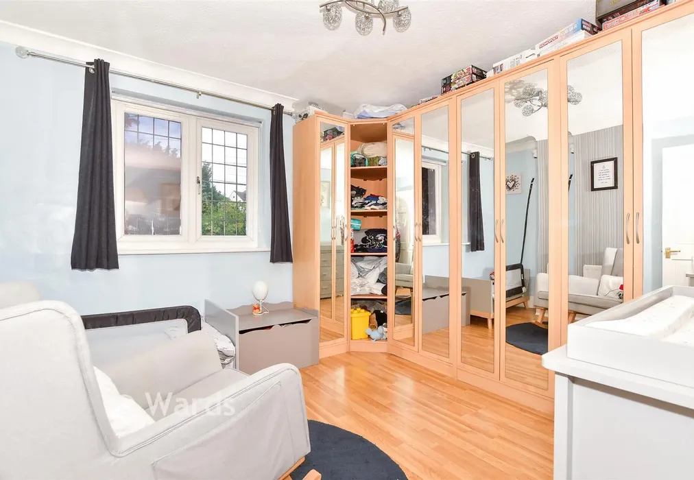 Bedroom 1 - Bell Lane, Ditton, Aylesford, Kent - Wards of Kent