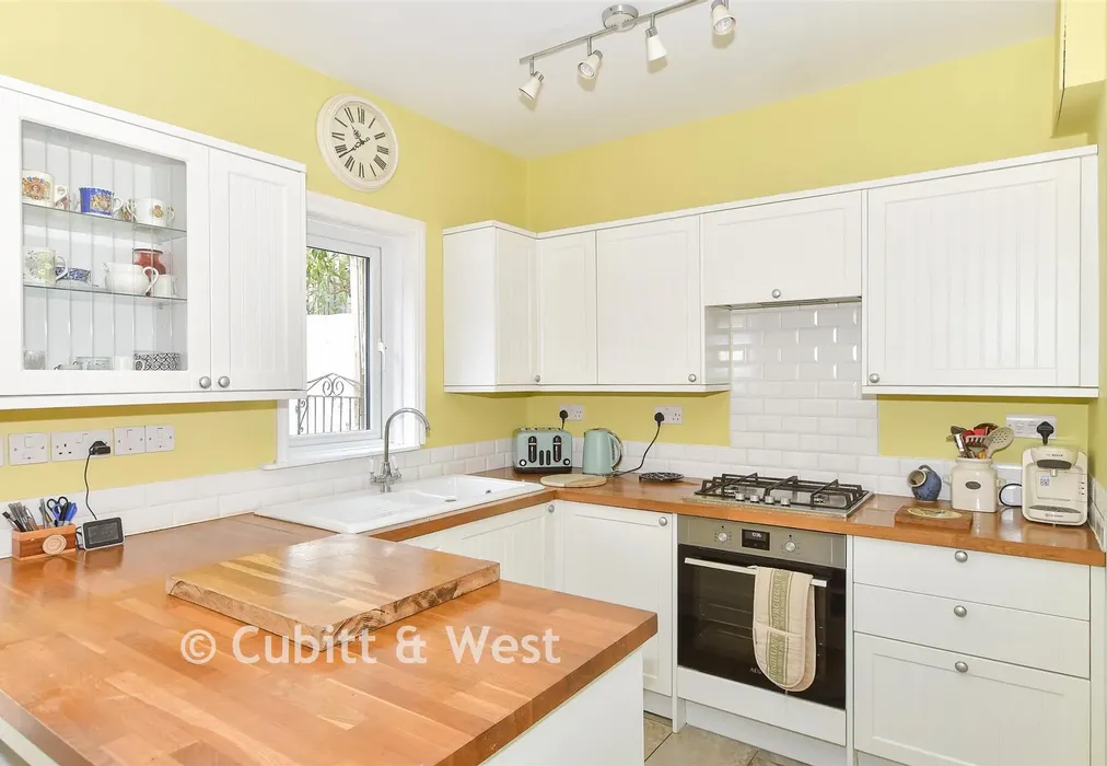 Kitchen/Diner - Stanmer Villas, Brighton, East Sussex - Wards of Kent