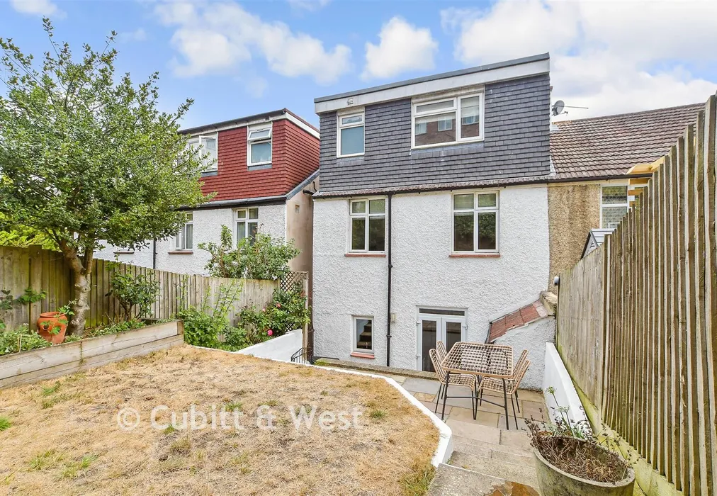 Rear Garden - Stanmer Villas, Brighton, East Sussex - Wards of Kent