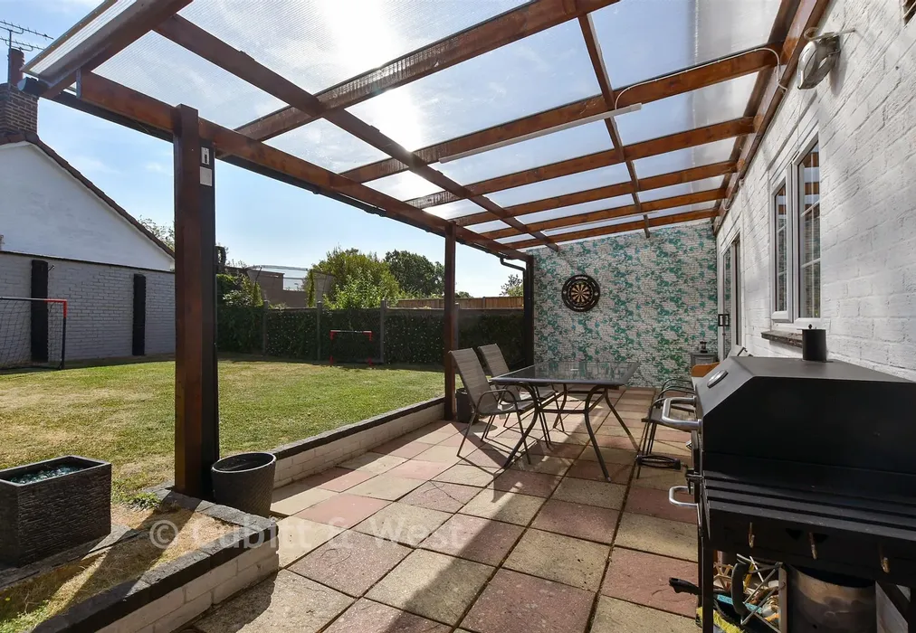 Rear Garden - Shepherd Close, Crawley, West Sussex - Wards of Kent