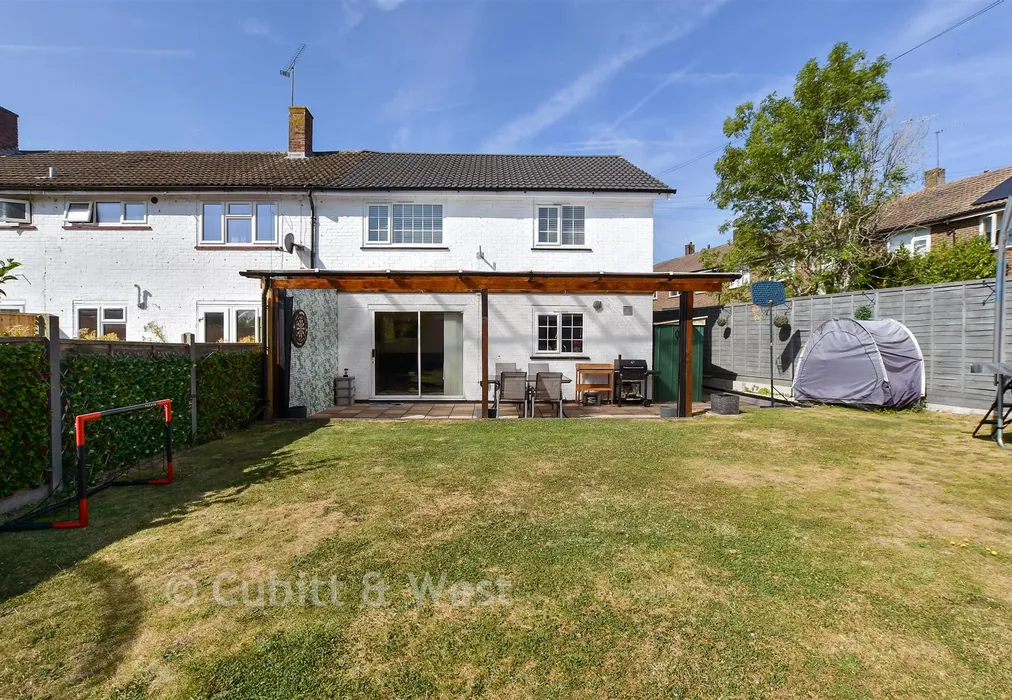 Rear Elevation - Shepherd Close, Crawley, West Sussex - Wards of Kent