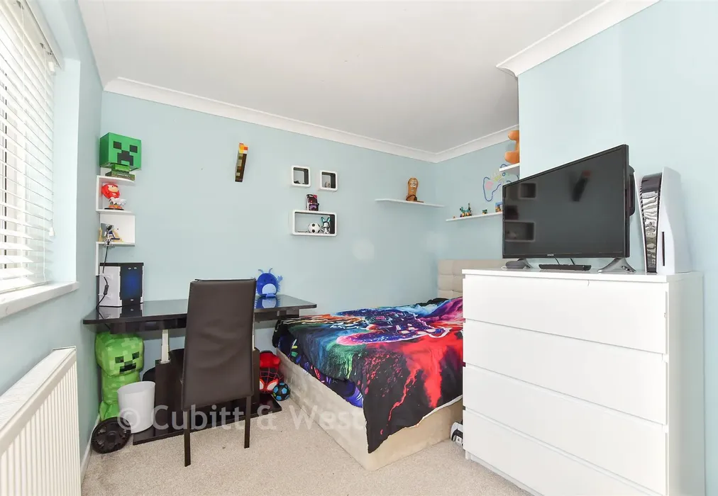 Bedroom 2 - Shepherd Close, Crawley, West Sussex - Wards of Kent