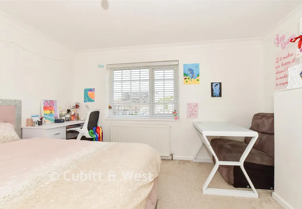 Bedroom 1 - Shepherd Close, Crawley, West Sussex - Wards of Kent