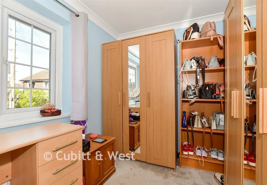 Bedroom 3 - Shepherd Close, Crawley, West Sussex - Wards of Kent