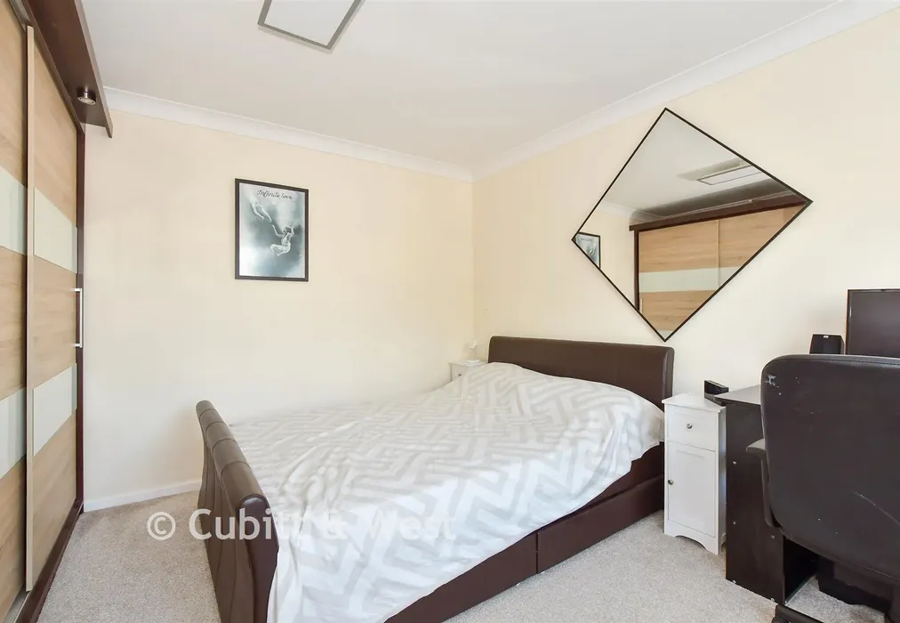 Family Room - Shepherd Close, Crawley, West Sussex - Wards of Kent