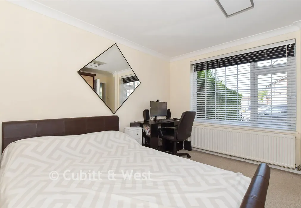 Family Room - Shepherd Close, Crawley, West Sussex - Wards of Kent