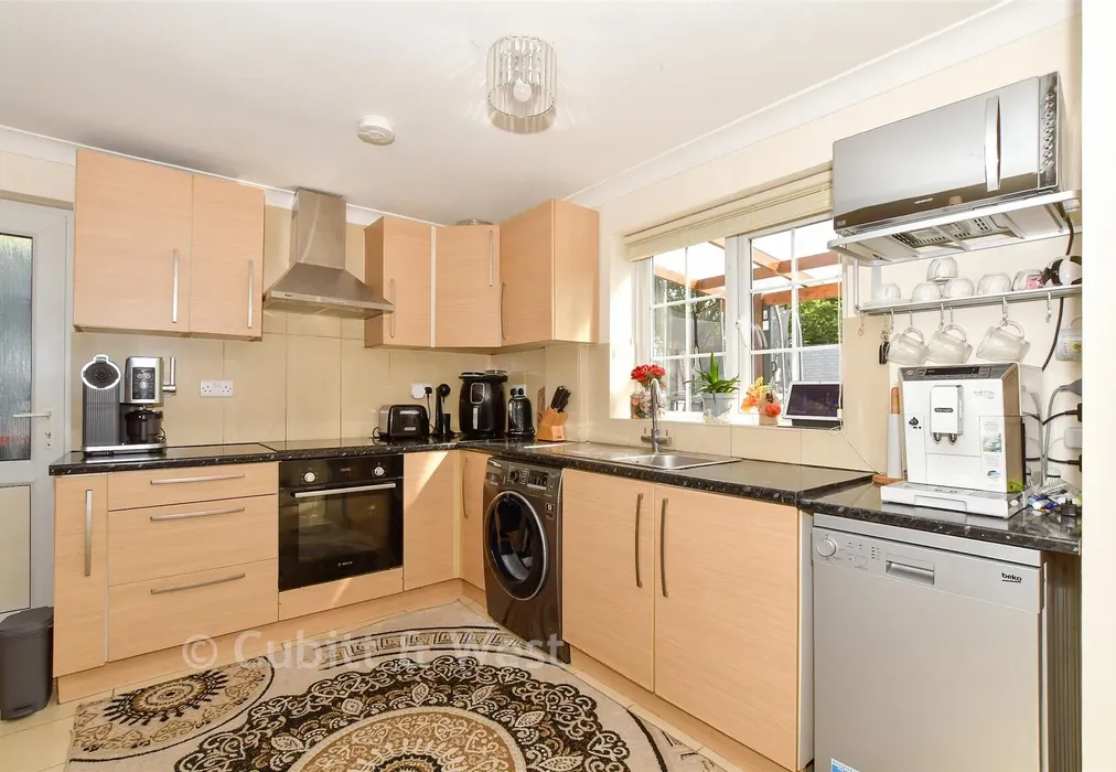 Kitchen - Shepherd Close, Crawley, West Sussex - Wards of Kent