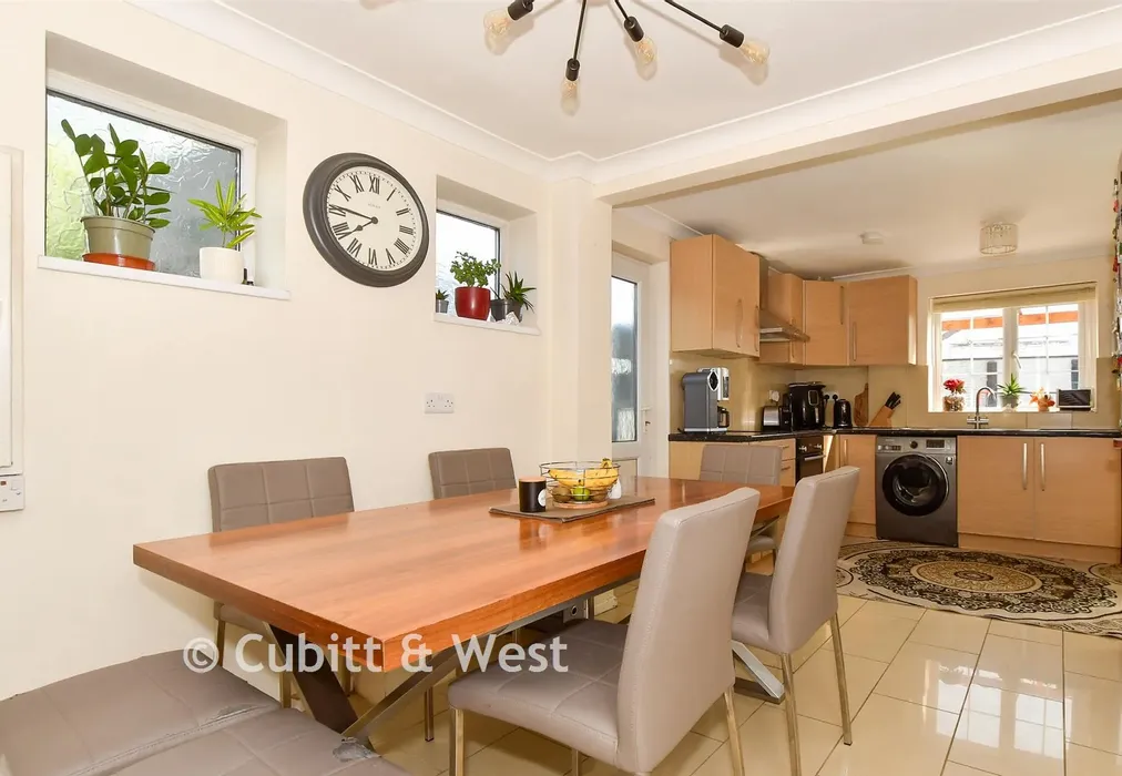 Dining Area - Shepherd Close, Crawley, West Sussex - Wards of Kent