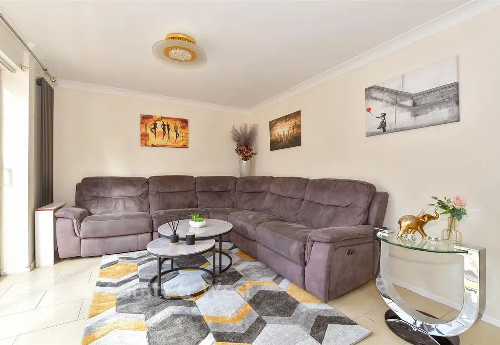 Lounge - Shepherd Close, Crawley, West Sussex - Wards of Kent