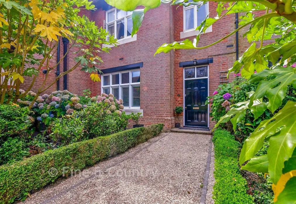 External Lifestyle Photograph - North Frith Park, Hadlow, Tonbridge, Kent - Wards of Kent