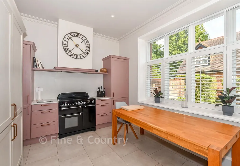 Kitchen/Breakfast Room - North Frith Park, Hadlow, Tonbridge, Kent - Wards of Kent