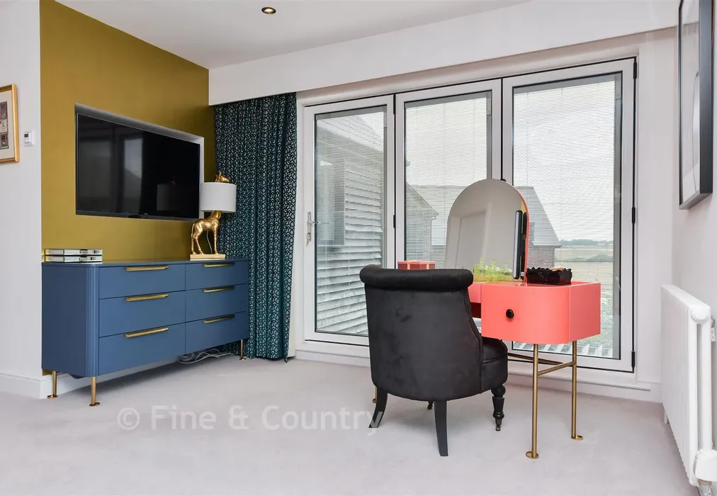 Principal Bedroom - Elizabeth Drive, Woodnesborough, Sandwich, Kent - Wards of Kent
