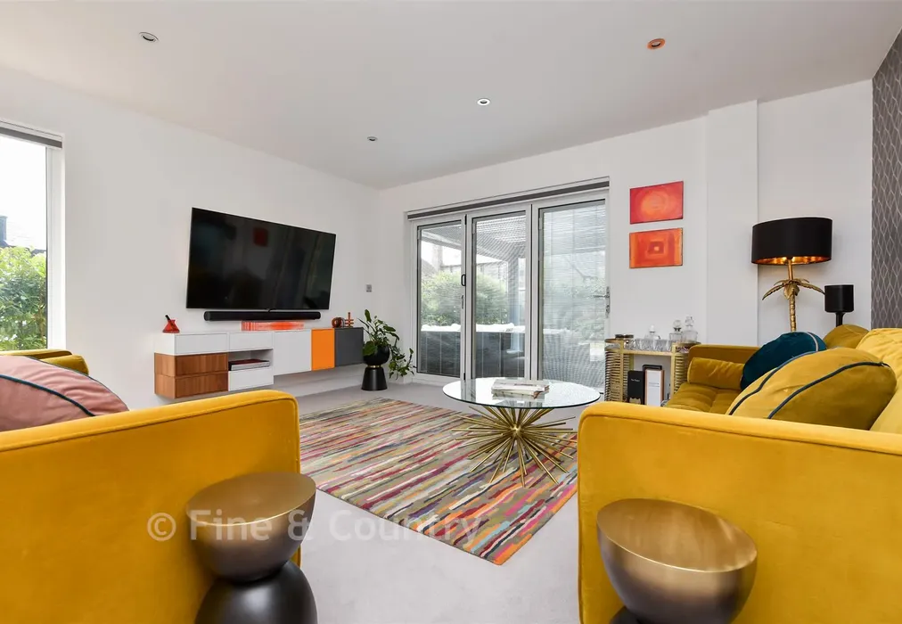 Lounge - Elizabeth Drive, Woodnesborough, Sandwich, Kent - Wards of Kent
