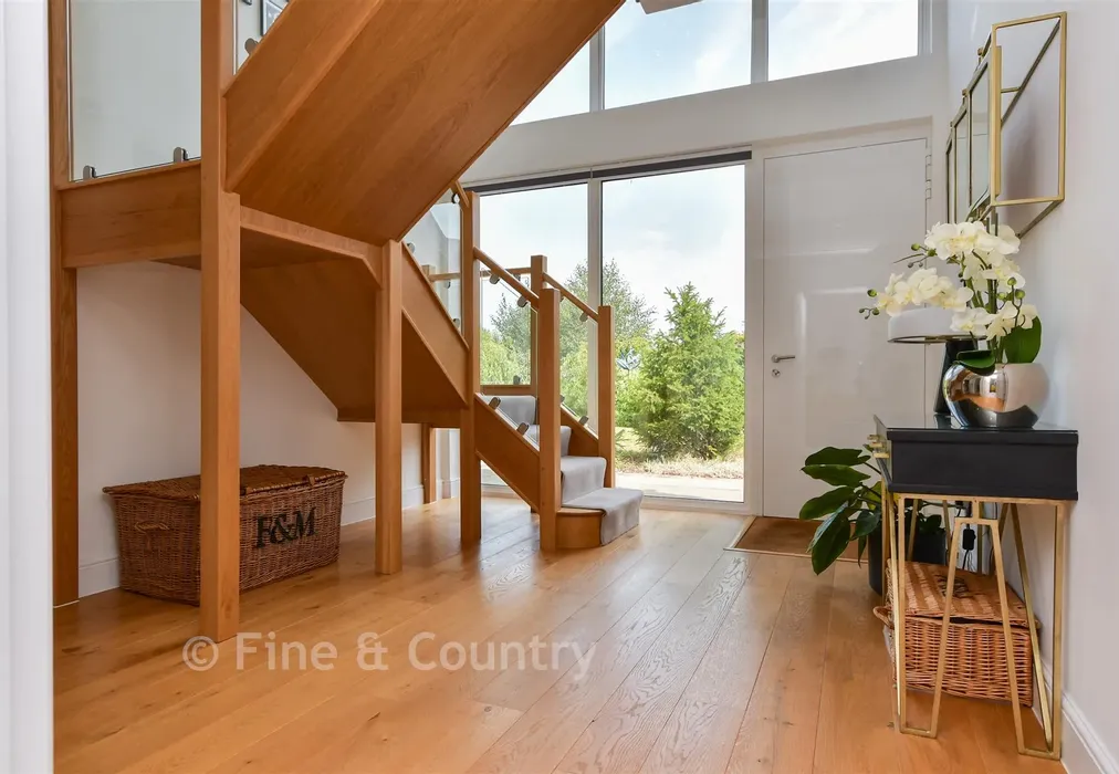 Entrance Hall - Elizabeth Drive, Woodnesborough, Sandwich, Kent - Wards of Kent