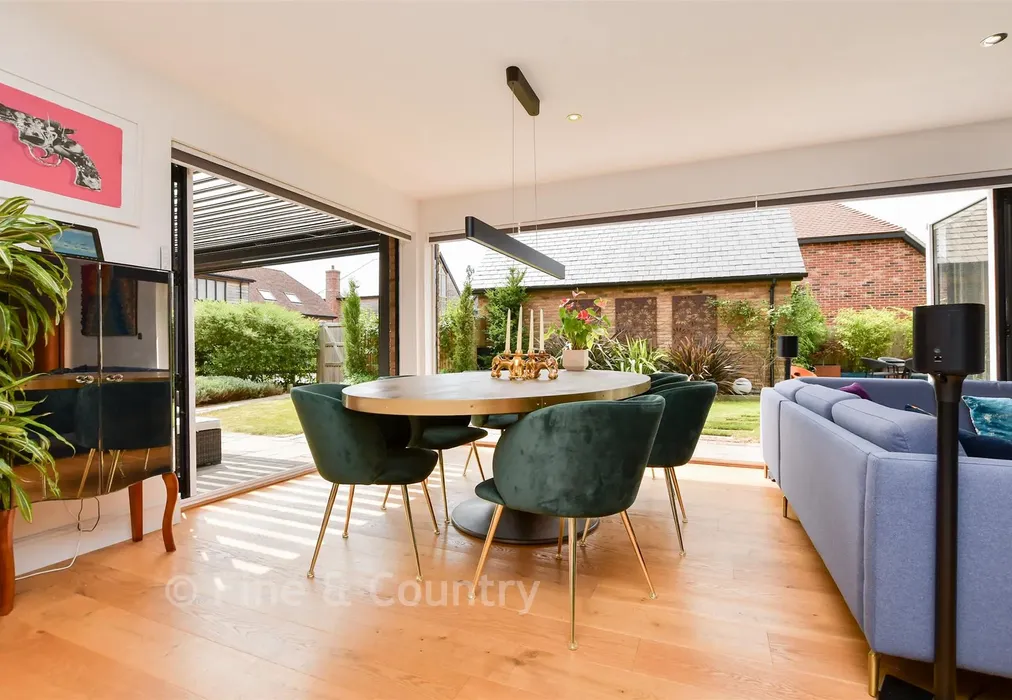 Internal Lifestyle Photograph - Elizabeth Drive, Woodnesborough, Sandwich, Kent - Wards of Kent