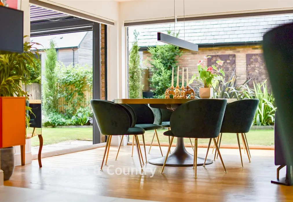 Internal Lifestyle Photograph - Elizabeth Drive, Woodnesborough, Sandwich, Kent - Wards of Kent