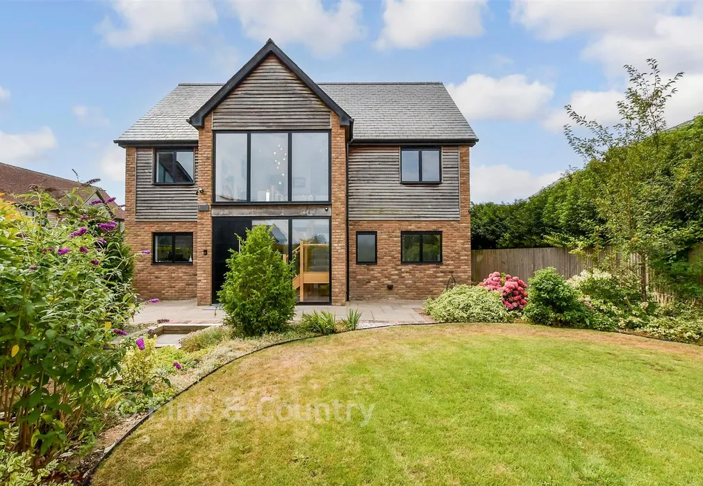 External - Elizabeth Drive, Woodnesborough, Sandwich, Kent - Wards of Kent