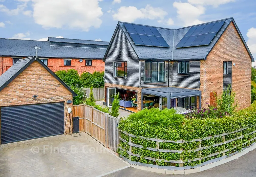 External - Elizabeth Drive, Woodnesborough, Sandwich, Kent - Wards of Kent